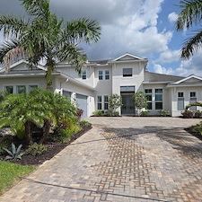 House-Softwash-and-Paver-Driveway-Clean-and-Seal-in-The-Isles-of-Lakewood-Ranch 2
