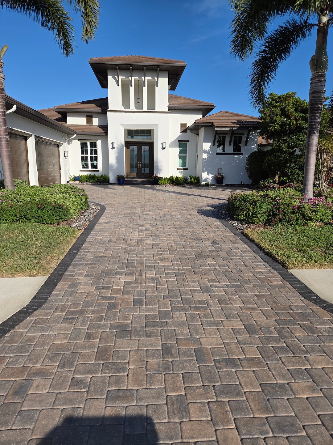 Pavers cleaned and sealed on the driveway, lanai and pool deck in the Waterside Community at Lakewood Ranch. Thumbnail
